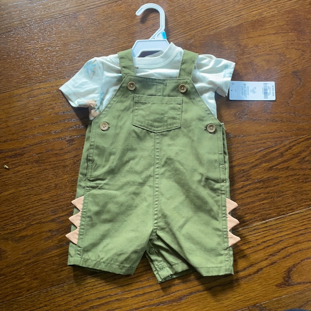 NWT Carter’s 2 piece set (6M)
